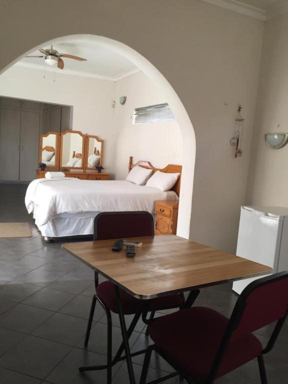 Good Living Bed And Breakfast Windhoek Luaran gambar