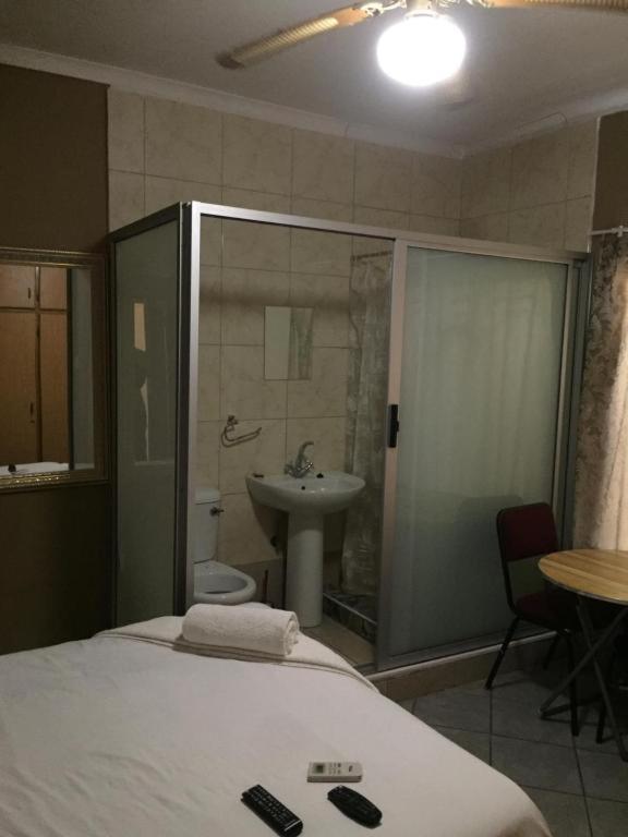 Good Living Bed And Breakfast Windhoek Luaran gambar